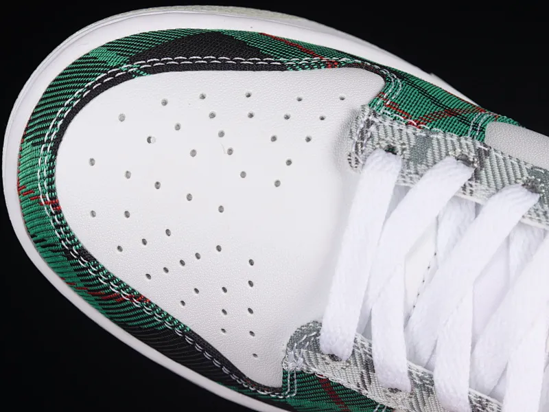 All categories Nk SB Dunk series Nk SB Dunk Low low-top sneakers Nk Dunk Low "Plaid" British style SB smashed backboard fashion casual sneakers DV0827-100